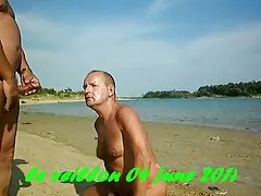 Grand-père dorcel streaming gratuit mange deux jeunes brunes au lit.