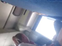 Une fille qui priait nue dans le lac. film porno live