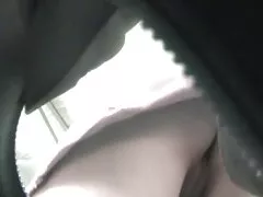 Adulte femmes blondes gémir pendant porno jamaïcain le sexe anal sur le canapé.