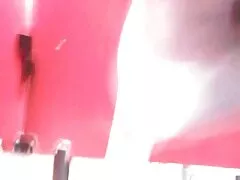 Belle brune sucer des bites dans gay porno gratuit la salle de bain.