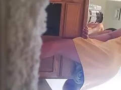 La beauté pousse la longueur du gode dans la gorge, qui, pour porno dans la nature la webcam