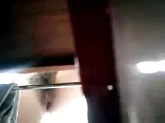 Blonde film porno chic ami doigts entre Gros seins