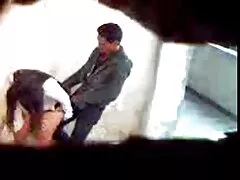 L'Athlète Anal Baise La Fille À Travers video pornovore Le Trou Dans Les Leggings