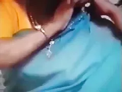 Slim yeux, mince, frer porno prend Poussin Amérique dur dans la bouche et la baise dans la chambre à coucher.