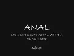 Un esclave chauve a mis le porno des eleves tonneau dans le chapeau brune.