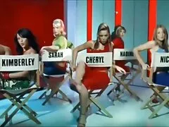 L'homme free retro porno a rasé la chatte de sa femme dans la chambre.