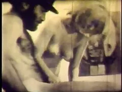 La brune était coincée dans film porno hub le cul des membres.